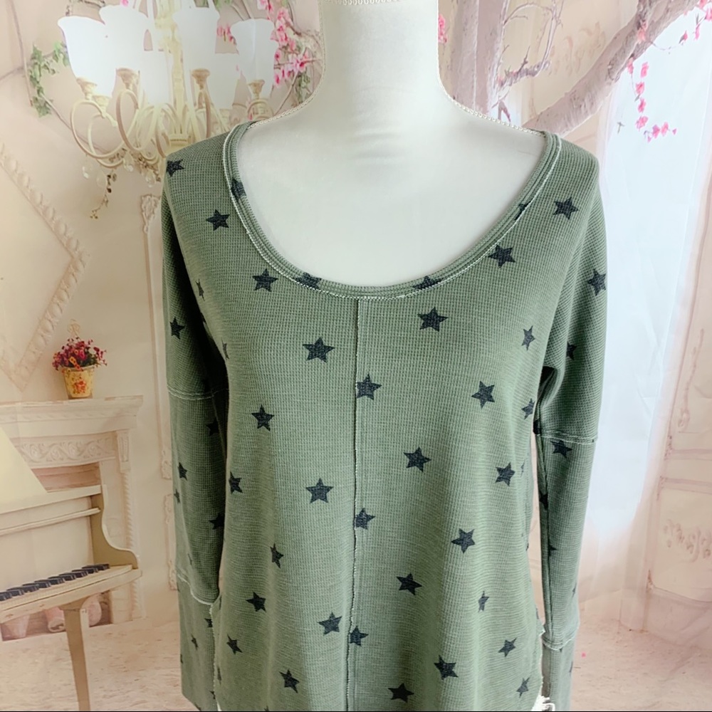 NEW Lucky Brand Star Print Thermal top - Picture 3 of 10